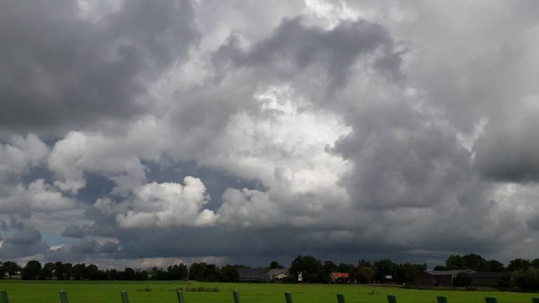 'Veel regen en heel veel wind op komst', waarschuwt onze weerman
