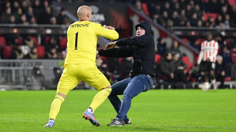 PSV-supporters vrezen straf na bizar incident: ‘Klap zal hard zijn’