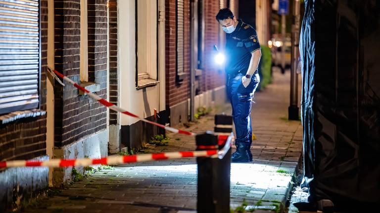 Man doodgestoken, vrouw gewond en aangehouden als verdachte