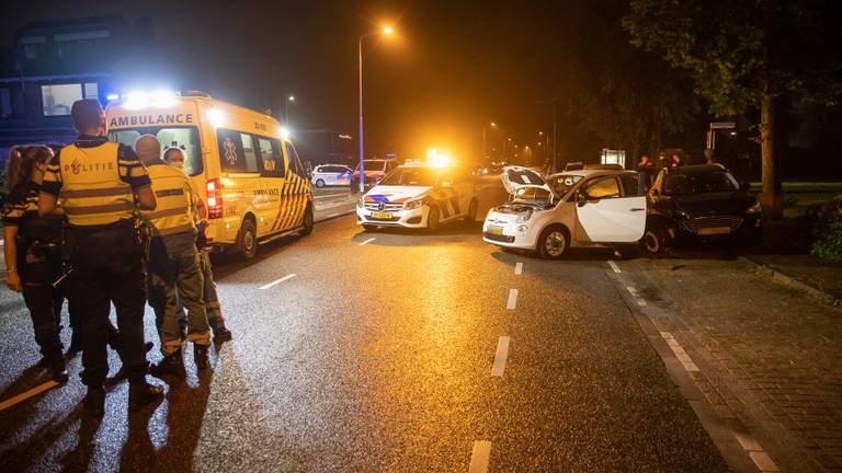 De aanrijding vond plaats in de Jan Vermeerlaan in Roosendaal (foto: Christian Traets/SQ Vision).