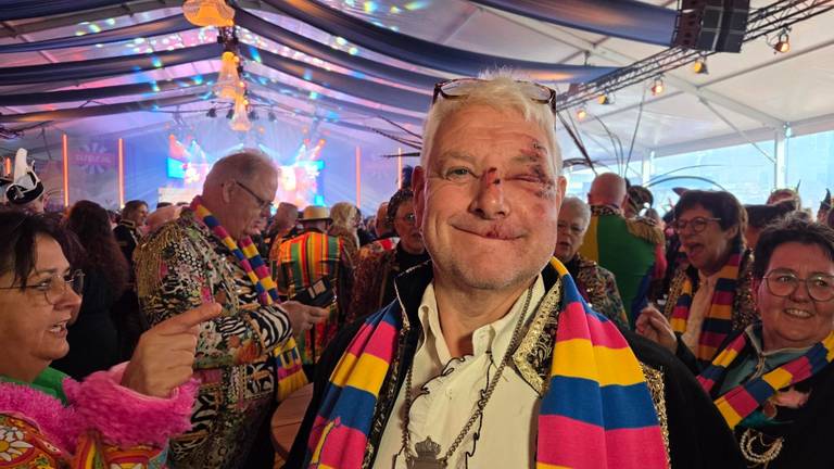 Oud-prins Walter is dinsdag op 11-11 wel gewoon in de tent in Uden te vinden (foto: Noël van Hooft).