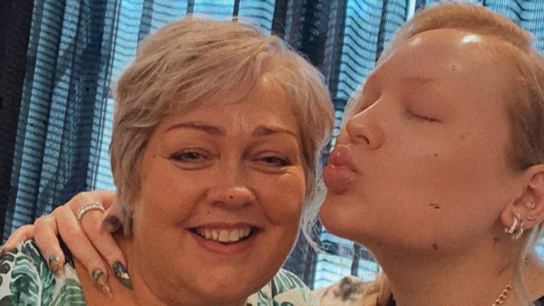 Moeder Saskia Spee en dochter Nikkie de Jager (foto: Instagram Saskia Spee)