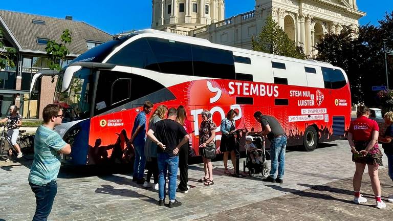 De Top 900 Stembus in Oudenbosch. 