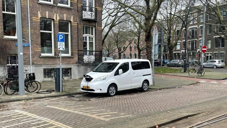 De vermiste Nissan op een eerder moment (foto: Evan Mertens). 