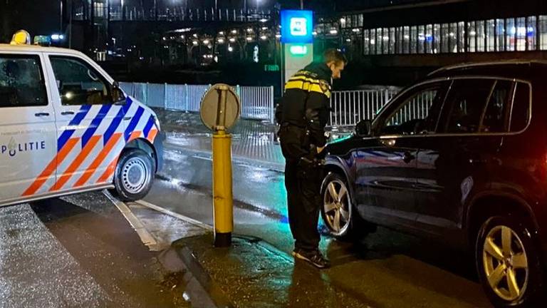 Een politiecontrole zaterdagavond (foto: Erik Peeters).