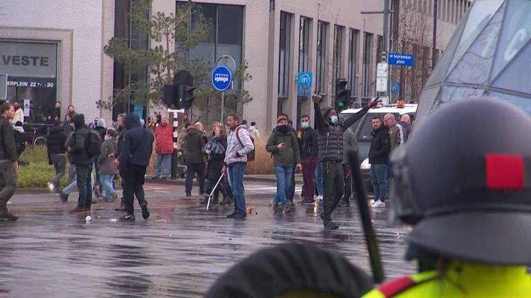 Meerdere mensen zijn opgepakt bij demonstratie in Eindhoven.