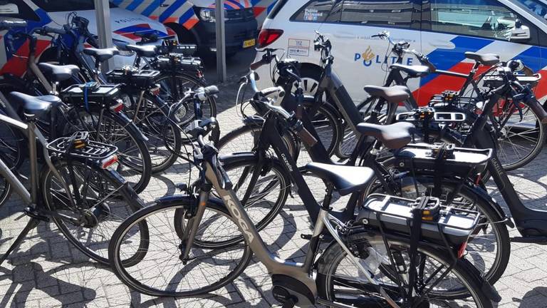 De fietsen uit het verhaal (foto: Politie Helmond/Facebook).