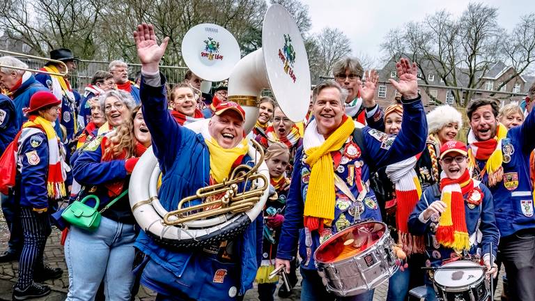 De blauwe of zwarte kiel is in Oeteldonk wat je met carnaval draagt (foto: EYE4Images).