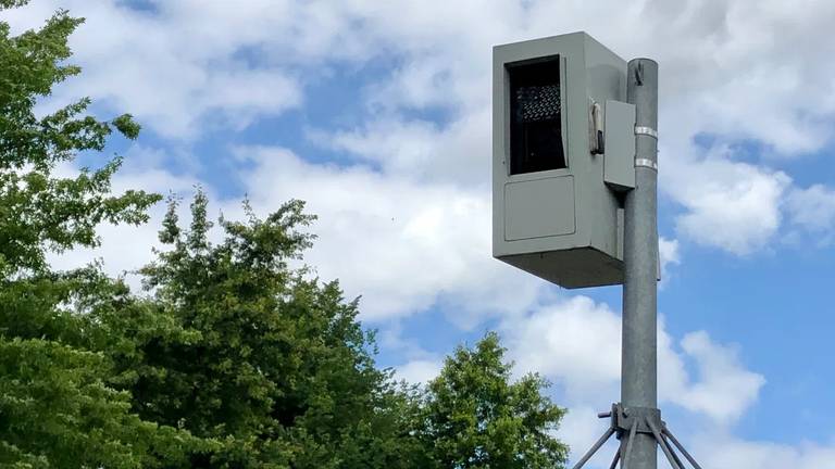 Bijna 400.000 mensen geflitst: bij deze palen gebeurde dat het meest