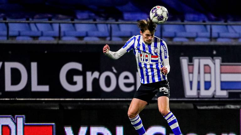 FC Eindhoven-speler Mitchel van Rosmalen (Foto: OrangePictures)