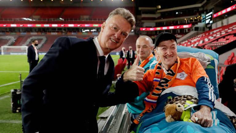 Louis van Gaal op de foto met Joop van der Laan (foto: Willem van der Veer). 