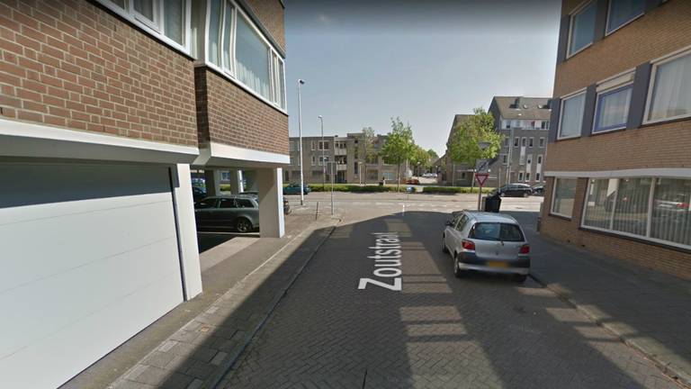 Het meisje werd lastiggevallen op de Zoutstraat, vlakbij de Boschdijk (foto: Google Streetview).