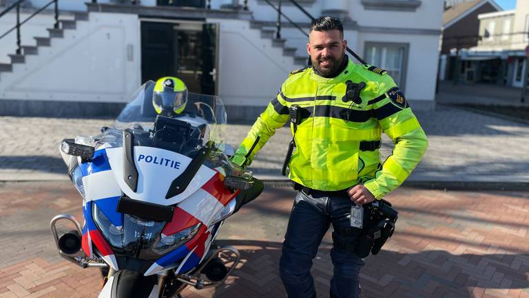 Michael werkt als agent binnen het team verkeer van de politieregio Zeeland West-Brabant (foto: politie).