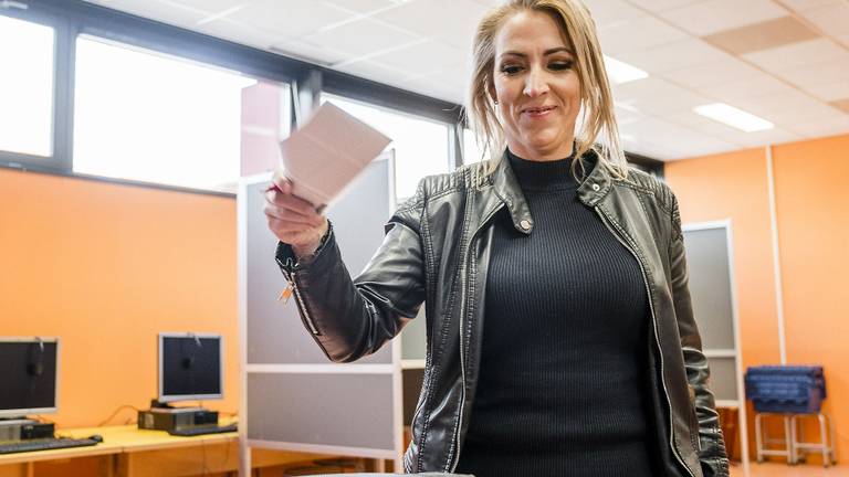 Lilian Marijnissen bracht haar stem uit in Oss (foto: ANP)