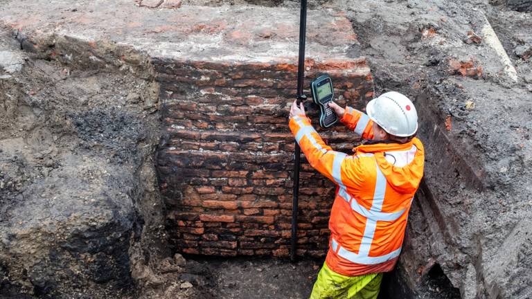 Bijzondere ontdekking: restanten gevonden van een middeleeuwse toren (foto: Gemeente Breda).