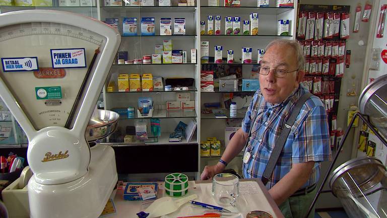 Joep Adank in zijn zaak (archieffoto: Omroep Brabant).