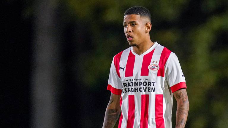 Sávio Moreira de Oliveira van Jong PSV tijdens de wedstrijd tegen Almere City FC (foto: Joris Verwijst/Orange Pictures). 