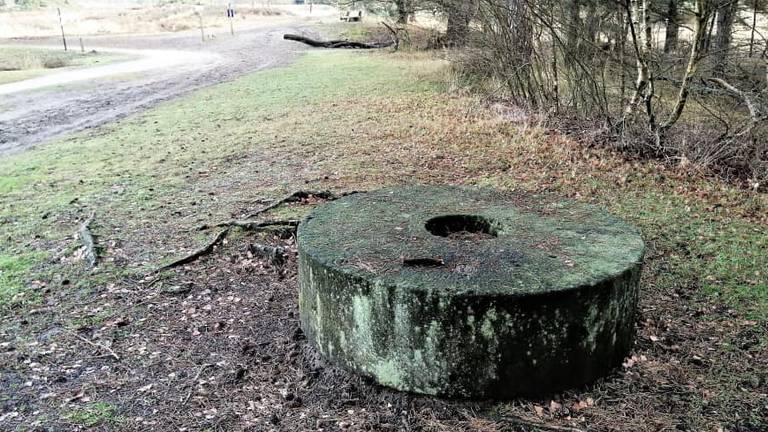 De verdwenen molensteen in betere tijden (foto: Natuurmonumenten).