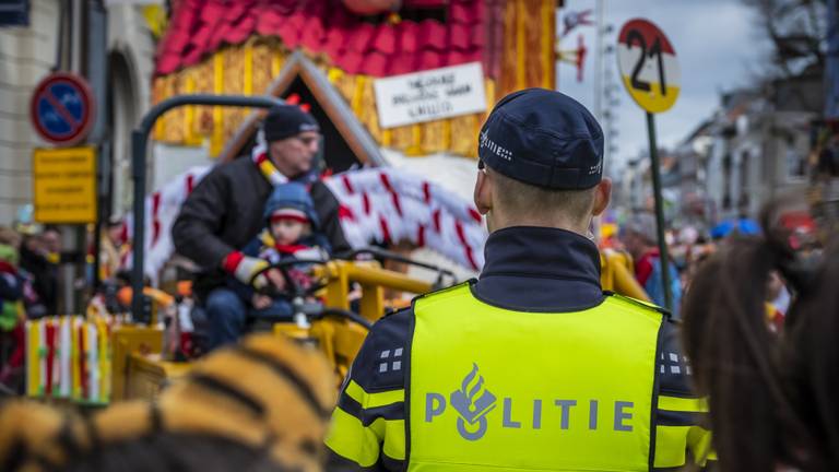 Politie in Oeteldonk (archieffoto: ANP).