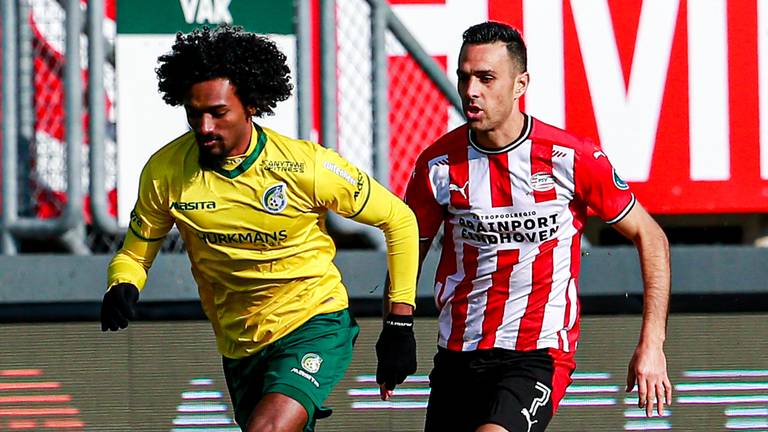 PSV-spits Eran Zahavi scoorde opnieuw twee keer (foto: OrangePictures). 