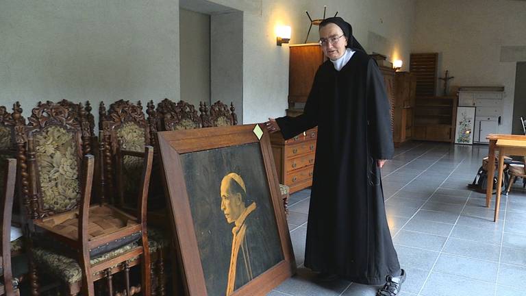 'Niet kijken, maar kopen.' Zusters zetten inboedel klooster te koop 
