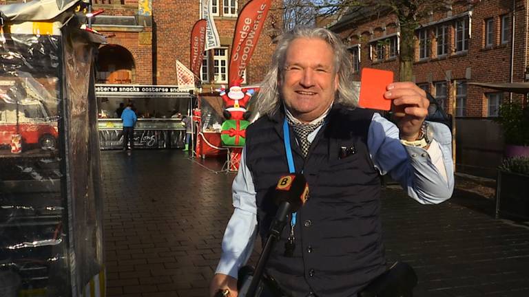 Peter van de Anderhalve Meter is met z'n rode kaart terug op de markt.