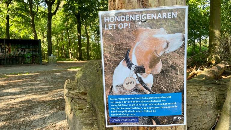 Het waarschuwingsbord bij Landgoed Visdonk in Roosendaal (foto: Erik Peeters)