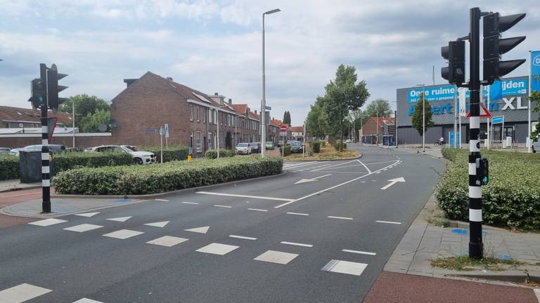 De oversteekplaats op de Jan Heijnsstraat in Tilburg (foto: Collin Beijk).