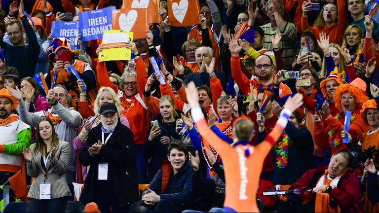 Wüst rijdt haar laatste rit in een bomvol Thialf (foto: ANP/Olaf Kraak)