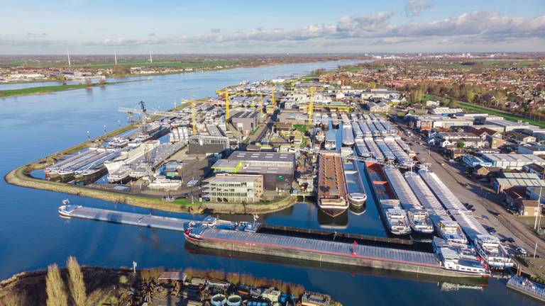 De havens in Werkendam zijn overvol en daarom moet er een derde haven bijkomen (foto: Karin Struijk).