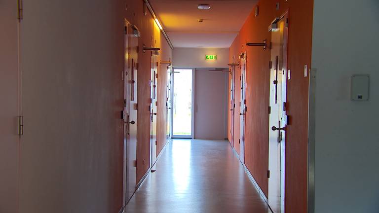 De kamers op de Longcare afdeling, bewoners kunnen vrij in en uit lopen.