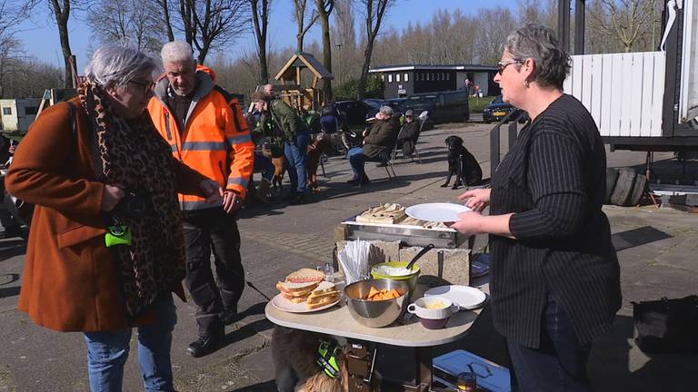 De zon schijnt, dus campingseizoen gaat voorzichtig van start. 'We mogen weer' 