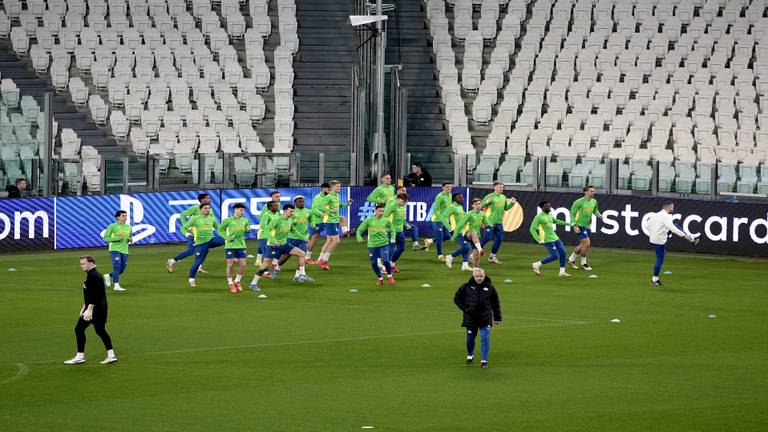 PSV traint in het stadion van Juventus (foto: ANP).