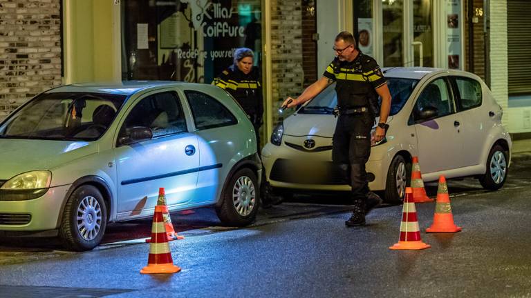 De politie doet onderzoek na de schietpartij in Tilburg (foto: Jack Brekelmans/SQ Vision).