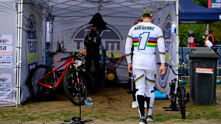 Een teleurgestelde Twan van Gendt na zijn finale op het Nederlands Kampioenschap BMX op Papendal. Foto: ANP.