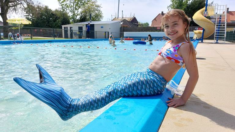 officiële warme dag van het jaar, buitenzwembaden zijn weer - Brabant