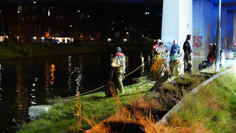 Hulpdiensten zoeken massaal naar vermiste vrouw (foto: Jeroen Stuve/SQ Vision).