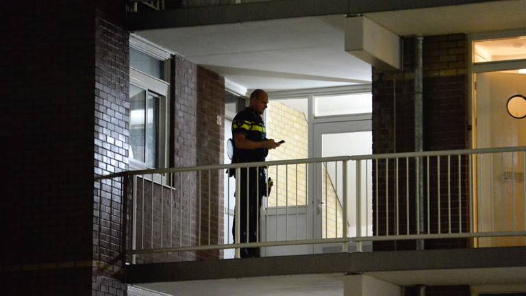 Onderzoek na de steekpartij in een flat in Breda (Foto: Perry Roovers / SQ Vision).
