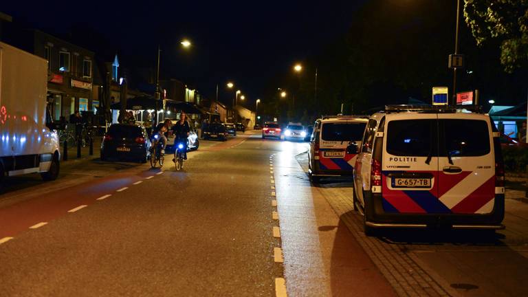 De politie slaagde erin de rust terug te brengen in Deurne (foto: Walter van Bussel/SQ Vision).