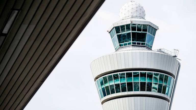 De verkeerstoren op Schiphol (foto: ANP)