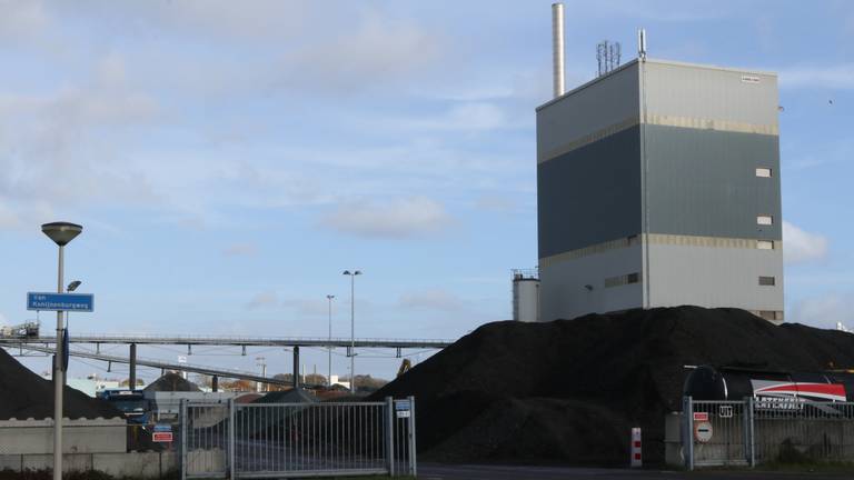 De asfaltcentrale in Bergen op Zoom.