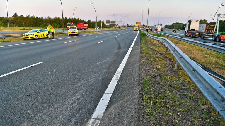 Crash na achtervolging door politie, twee mannen in gestolen auto gewond