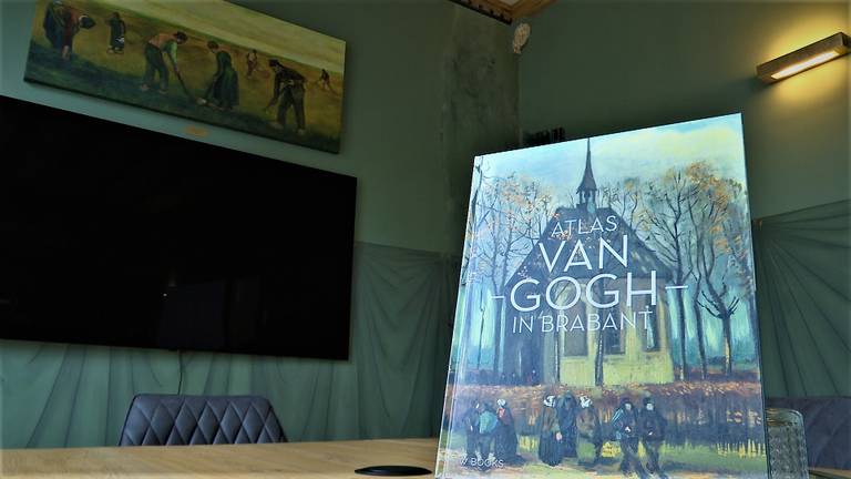 De nieuwe atlas die de sporen van Van Gogh in Brabant laat zien. (foto: Raoul Cartens)