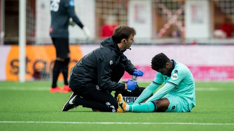 Ché Nunnely raakte geblesseerd tegen FC Emmen, maar is weer fit (foto: ANP).