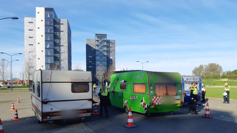 Paaspop blijkt geen wrakkenfestival: 'Ons pap zorgt dat de caravan oké is'