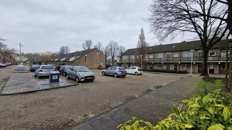 In dit appartementencomplex woonde de buurman. (foto: Noël van Hooft)