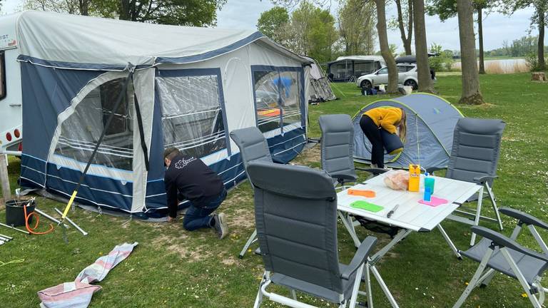 Het is druk op camping de Kurenpolder (foto: Ilse Schoenmakers).