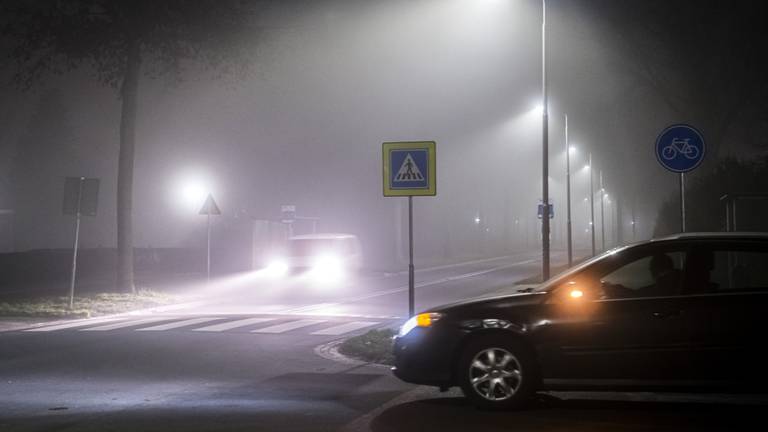 Mistig in Mierlo (foto: Rob Engelaar/ANP).