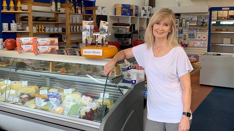 Marloes in een van haar winkels in Nieuw-Zeeland.