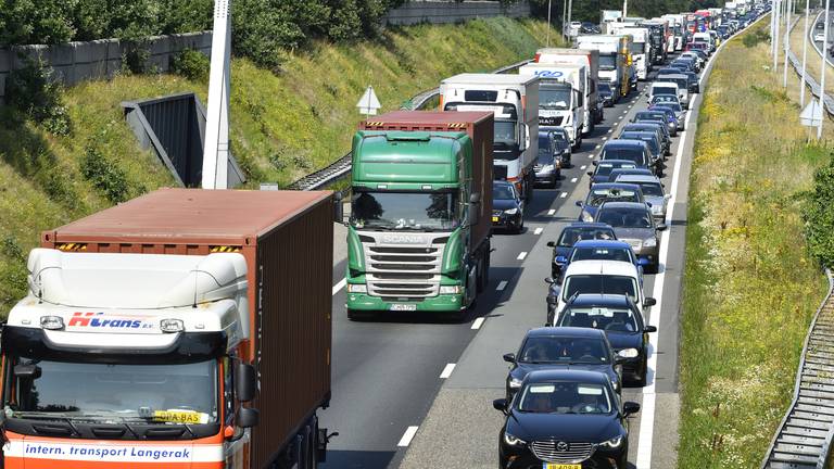 File op de A58 (Foto: ANP).